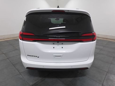 New 2026 Chrysler Pacifica Select w/ S Appearance Package FWD image 5