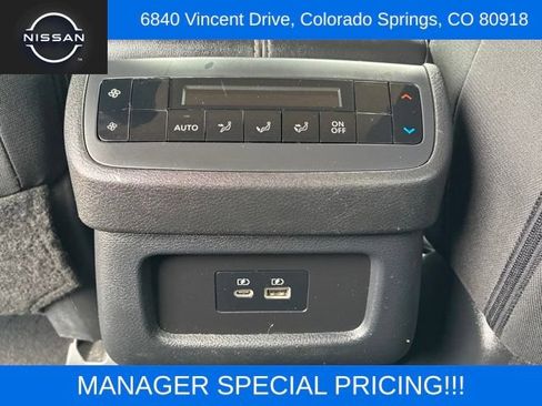 Used 2024 Nissan Pathfinder SV FWD image 14