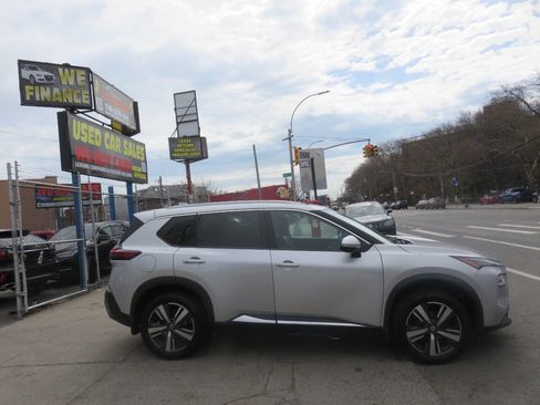 Used 2021 Nissan Rogue SL AWD/4WD image 9