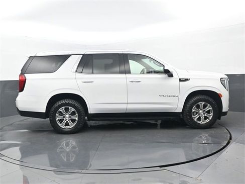Used 2021 GMC Yukon SLE image 2