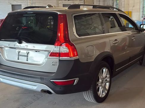 Used 2016 Volvo XC70 T5 Platinum w/ Climate Package AWD/4WD image 7