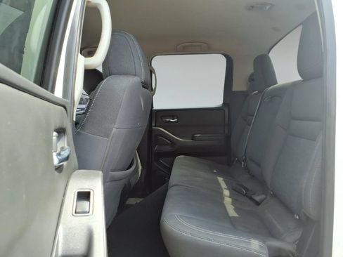 Used 2022 Nissan Frontier SV w/ Technology Package AWD/4WD image 10