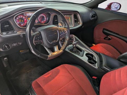 Used 2015 Dodge Challenger SRT Hellcat image 10