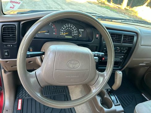 Used 2000 Toyota Tacoma PreRunner image 23