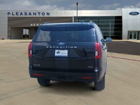 Certified 2025 Ford Expedition Max Active RWD image 4