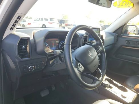 Used 2022 Ford Bronco Sport Outer Banks w/ Tech Package AWD/4WD image 14