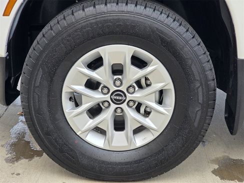 Used 2025 Nissan Frontier S image 7