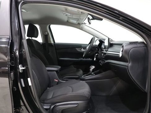 Used 2019 Kia Forte LXS FWD image 30