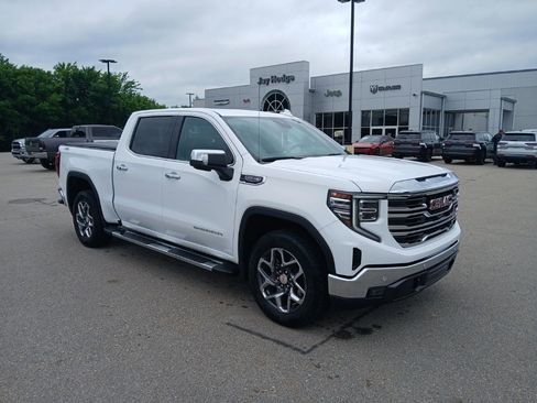 Used 2024 GMC Sierra 1500 SLT w/ SLT Premium Plus Package AWD/4WD image 1