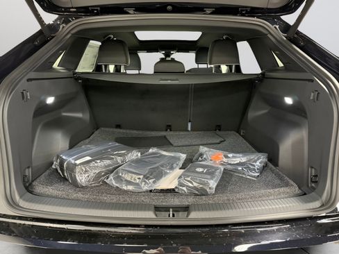 New 2026 Volkswagen Atlas Cross Sport SEL Premium R-Line AWD/4WD image 9