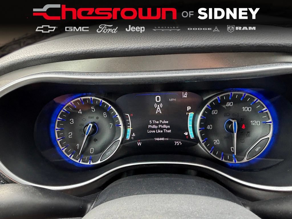 Used 2017 Chrysler Pacifica Limited w/ UConnect Theater Package FWD image 13