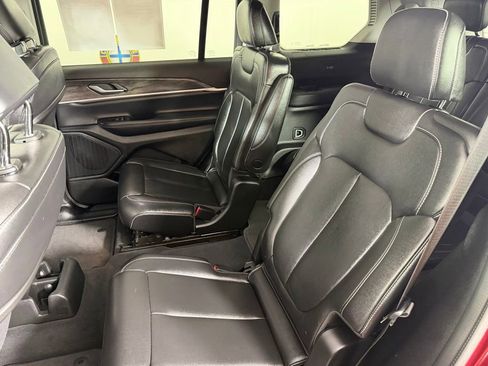 Used 2023 Jeep Grand Cherokee L Limited w/ Trailer Tow Group (B) AWD/4WD image 17
