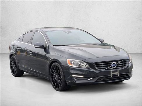 Used 2016 Volvo S60 T5 Premier w/ Convenience Package image 3