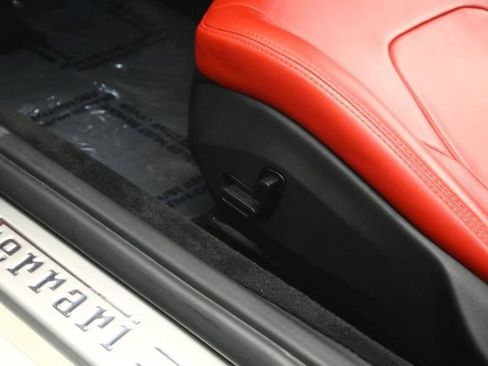 Used 2020 Ferrari Portofino RWD image 42