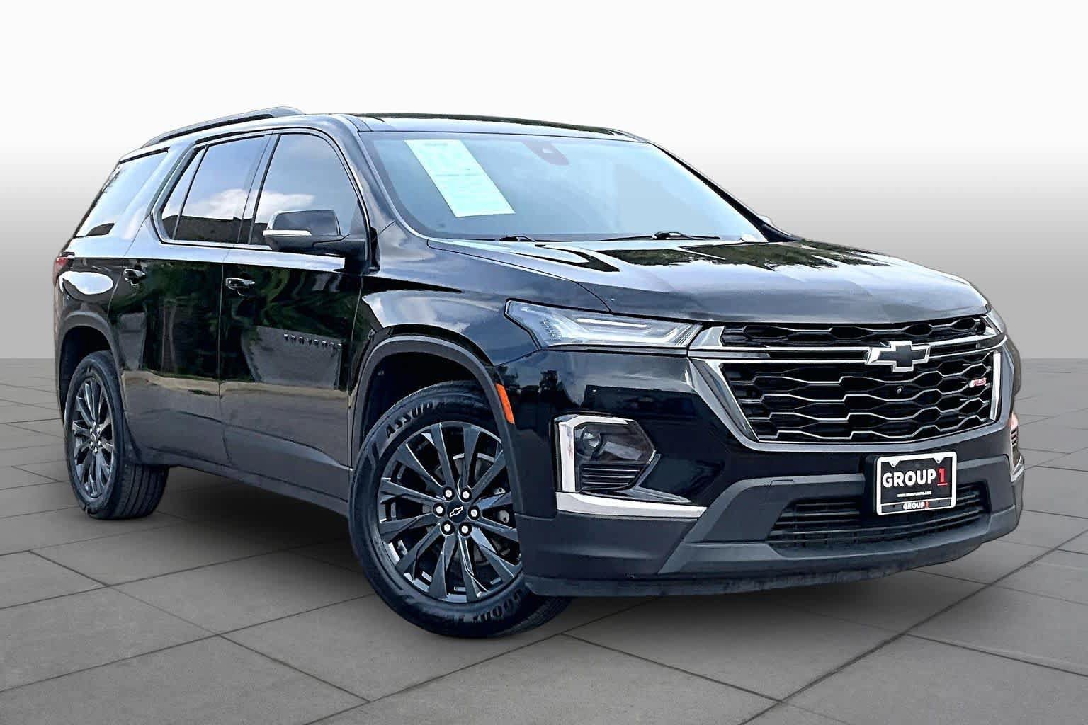 Used 2023 Chevrolet Traverse RS FWD image 3