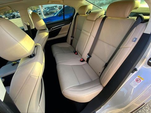Used 2016 Lexus GS 200t image 20