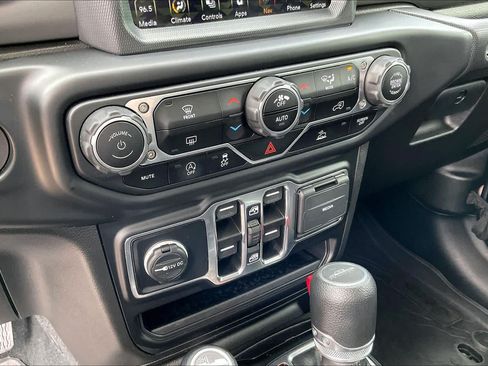 Used 2022 Jeep Gladiator Sport AWD/4WD image 32