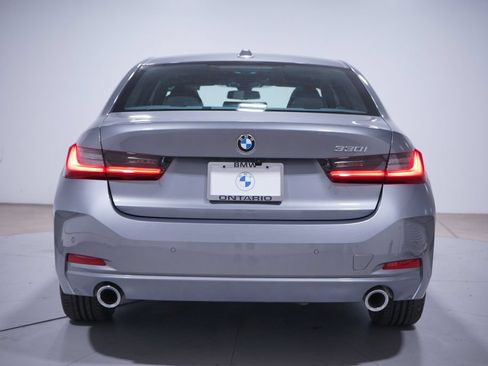 Used 2024 BMW 330i Sedan w/ Convenience Package RWD image 5