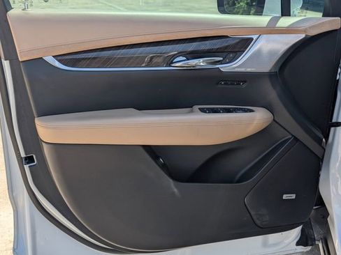 Used 2023 Cadillac XT6 Premium Luxury w/ Platinum Package FWD image 10