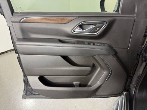 Used 2022 GMC Yukon SLE AWD/4WD image 9