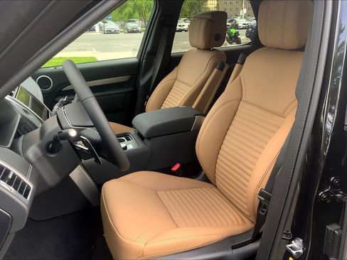 New 2026 Land Rover Discovery Limited Edition AWD/4WD image 9