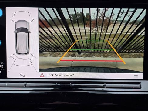 New 2026 Volkswagen Atlas SE image 13