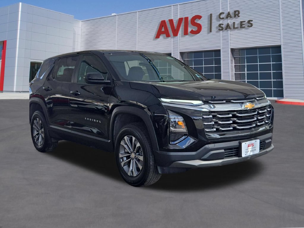 Used 2026 Chevrolet Equinox LT FWD image 3