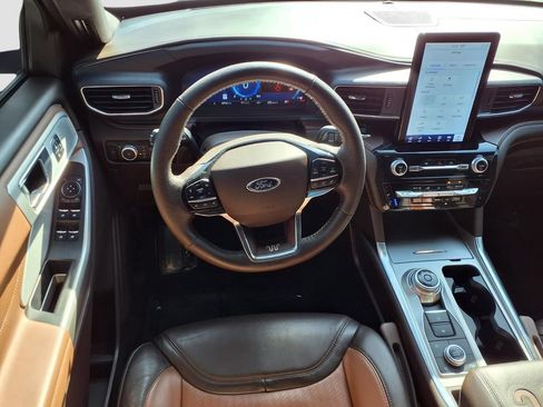 Certified 2023 Ford Explorer King Ranch w/ Technology Package AWD/4WD image 9