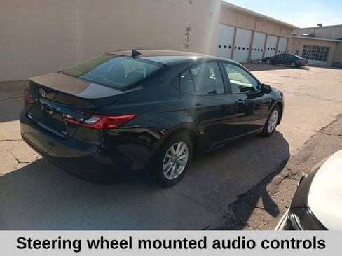 Used 2025 Toyota Camry LE image 4