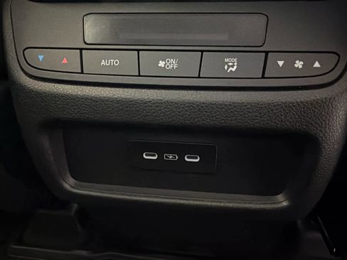 Used 2025 Honda Pilot EX-L image 34