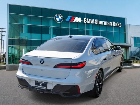 Certified 2023 BMW 740i RWD image 4
