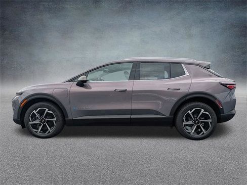 New 2026 Chevrolet Equinox EV LT image 7