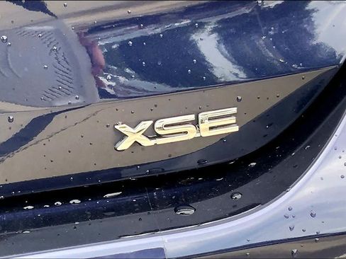 Used 2023 Toyota Highlander XSE FWD image 10