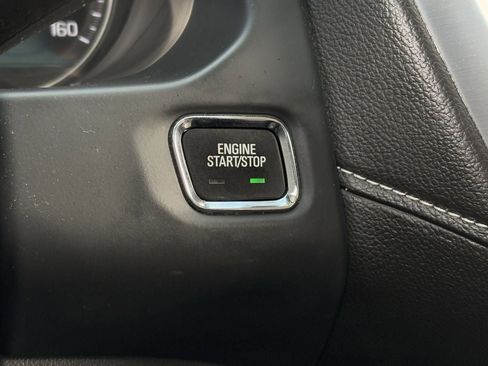 Used 2023 GMC Acadia SLE w/ Driver Convenience Package image 18