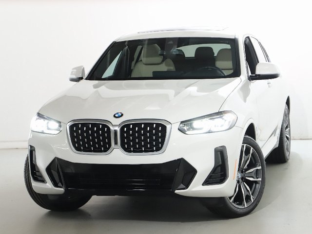 Used 2024 BMW X4 xDrive30i w/ M Sport Package AWD/4WD image 3