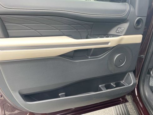 Used 2023 Ford Expedition Max Platinum image 15