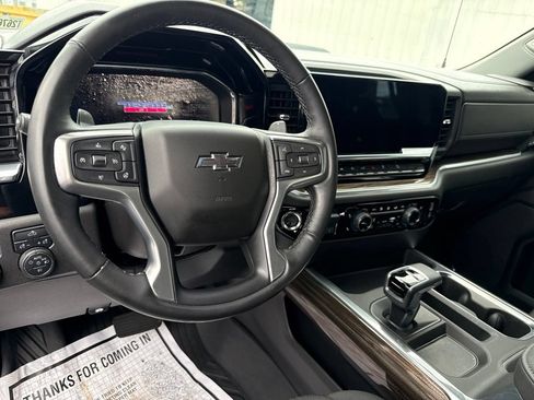 Used 2025 Chevrolet Silverado 1500 LT Trail Boss w/ Protection Package AWD/4WD image 10