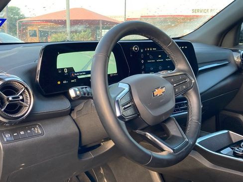 Used 2026 Chevrolet Equinox LT AWD/4WD image 7