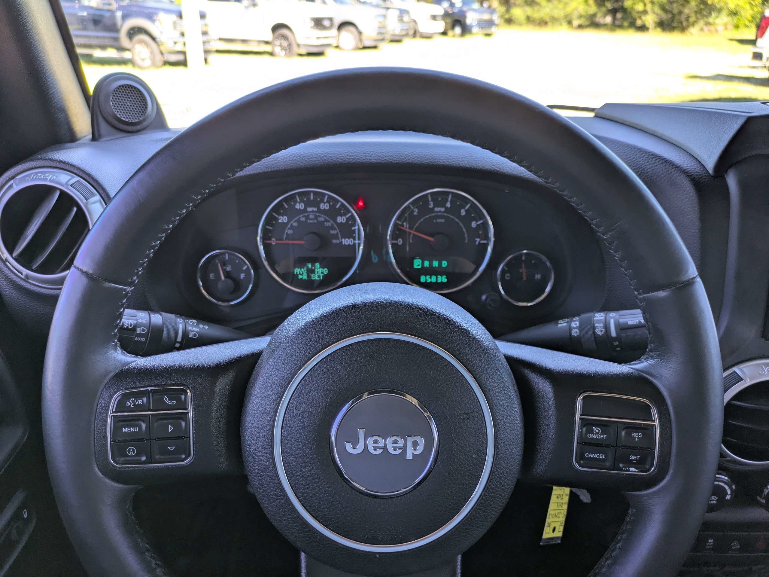 Used 2014 Jeep Wrangler Unlimited Rubicon w/ Connectivity Group AWD/4WD image 22