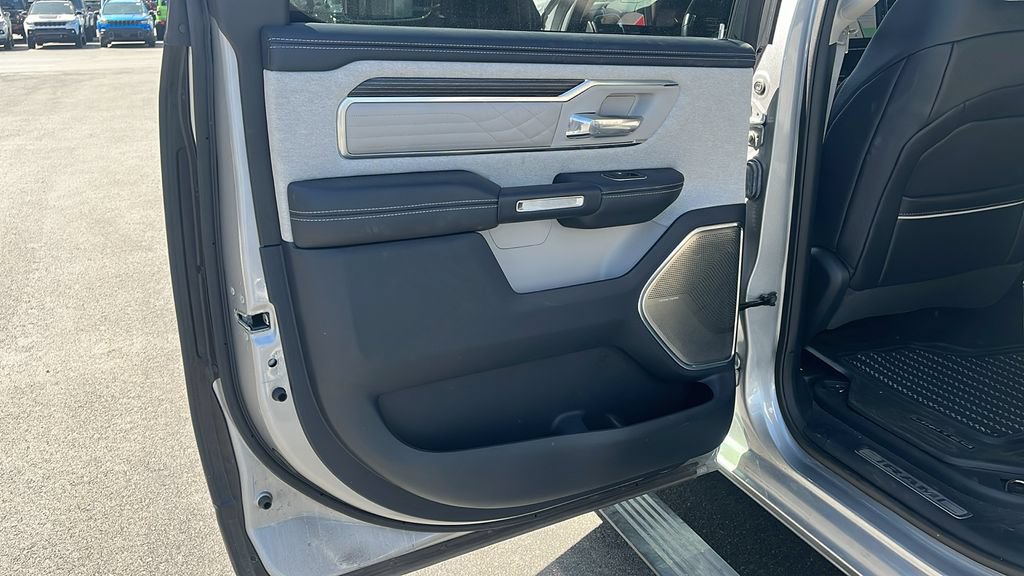 Used 2024 RAM 1500 Limited AWD/4WD image 19