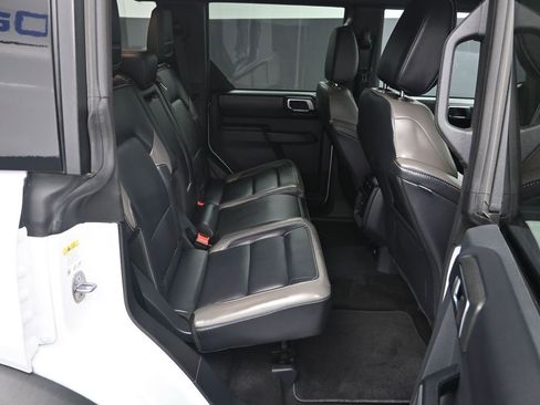 Used 2025 Ford Bronco Outer Banks image 35