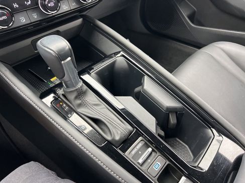 Used 2023 Honda Accord Touring image 14