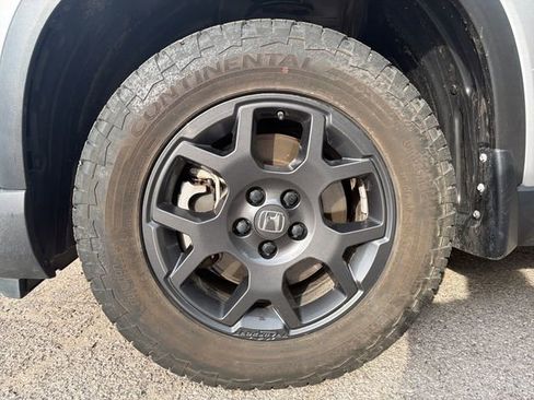 Certified 2024 Honda Pilot TrailSport image 11