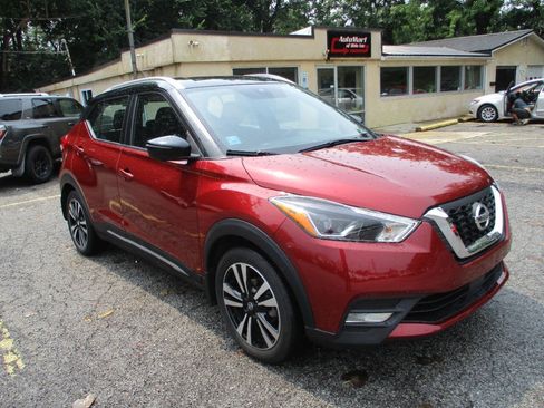 Used 2020 Nissan Kicks SR FWD image 4
