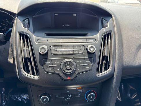 Used 2016 Ford Focus SE FWD image 13