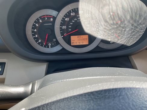 Used 2009 Toyota RAV4 Limited AWD/4WD image 21