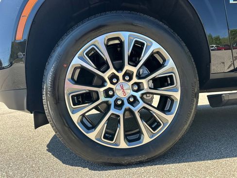 New 2026 GMC Yukon Denali image 12