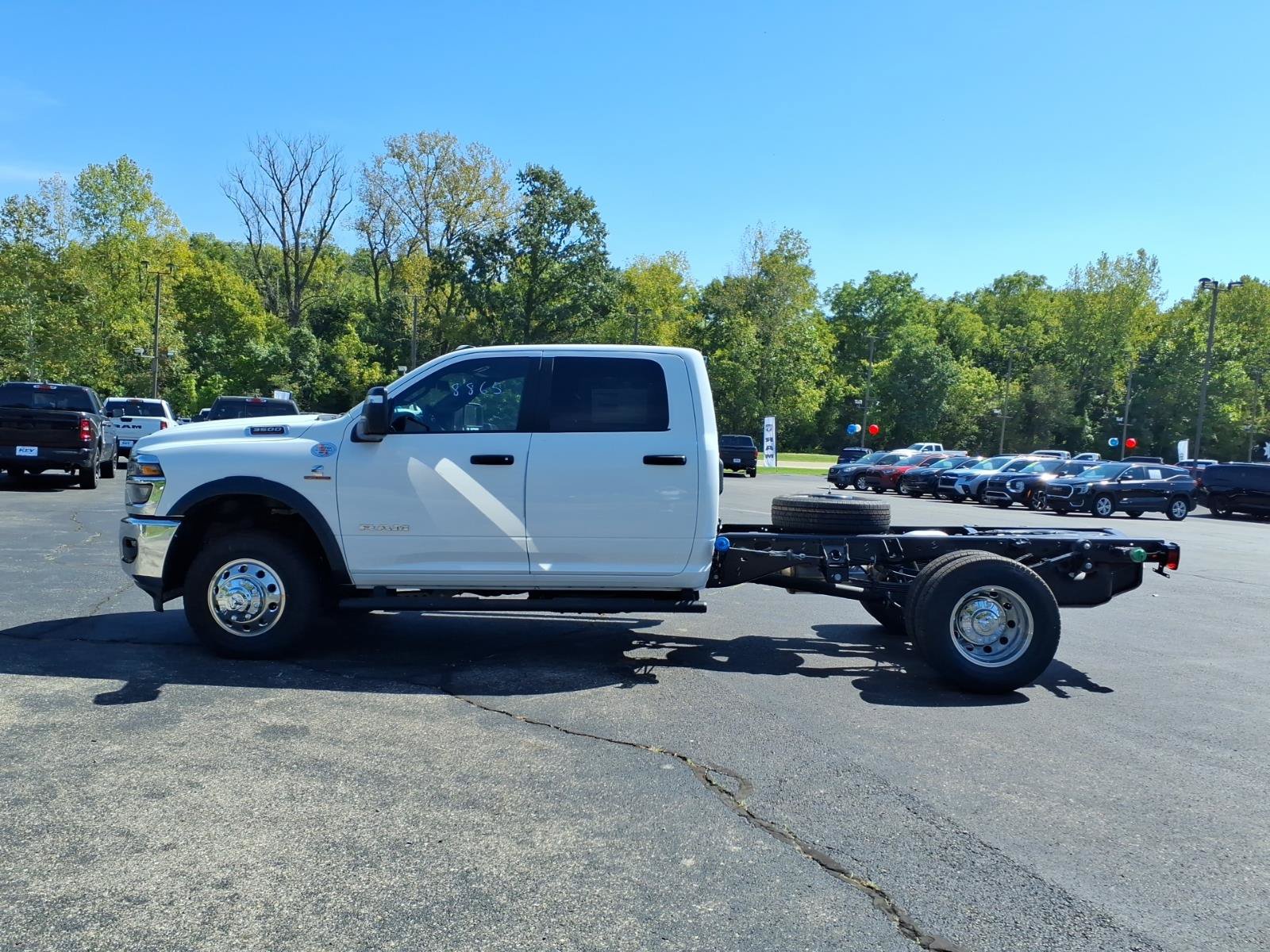 New 2027 RAM 3500 Big Horn AWD/4WD image 4