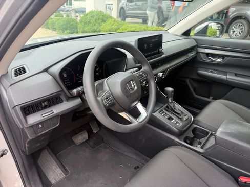 Used 2023 Honda CR-V LX image 7