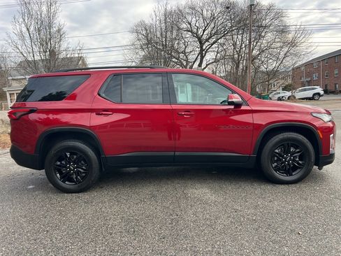 Used 2023 Chevrolet Traverse LT w/ Midnight/Sport Edition image 6